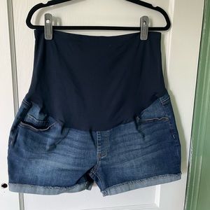 EUC Time and Tru maternity shorts wore once